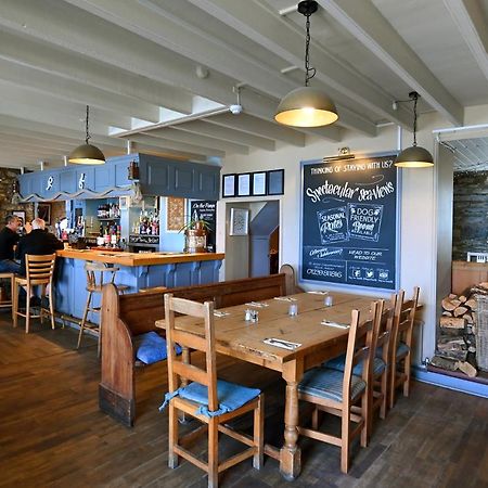 Ship Inn Aberporth Exterior foto
