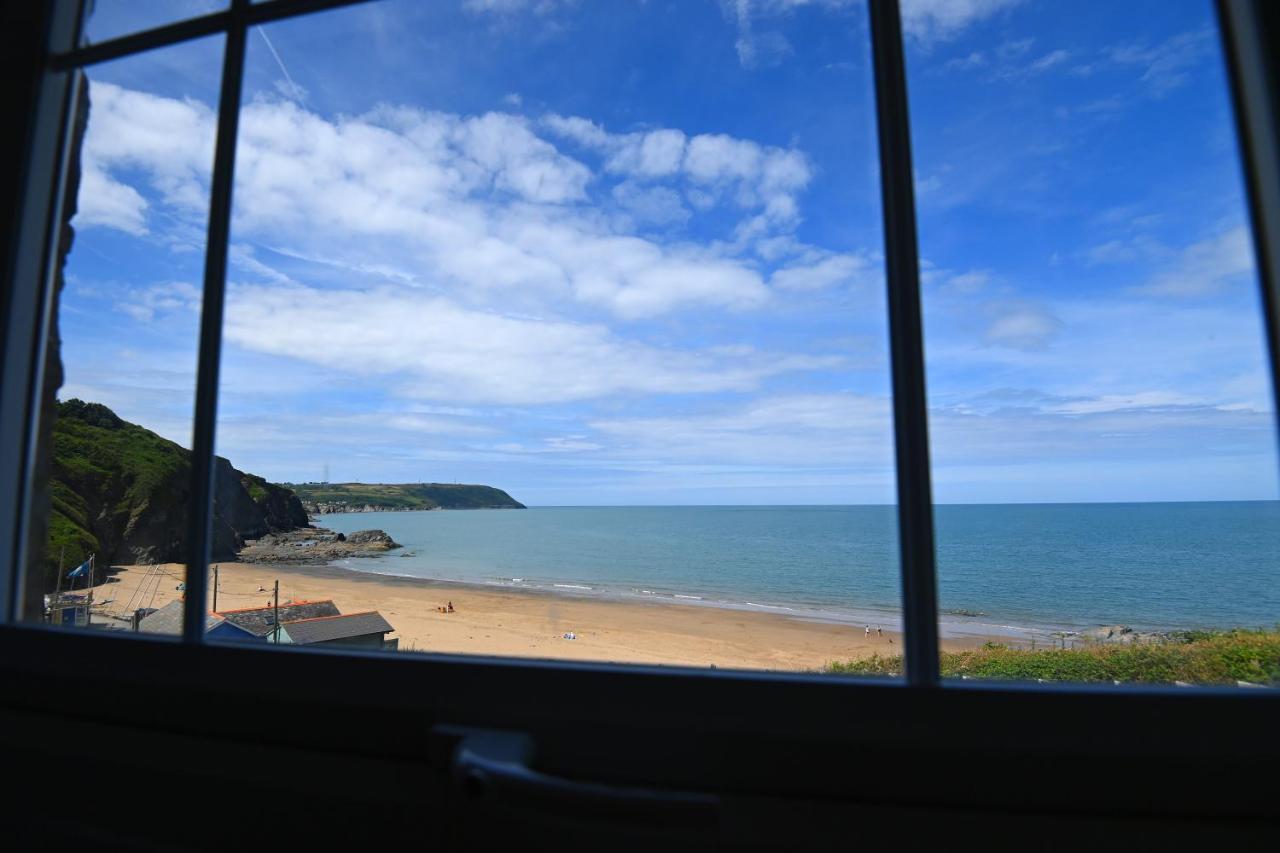 Ship Inn Aberporth Exterior foto
